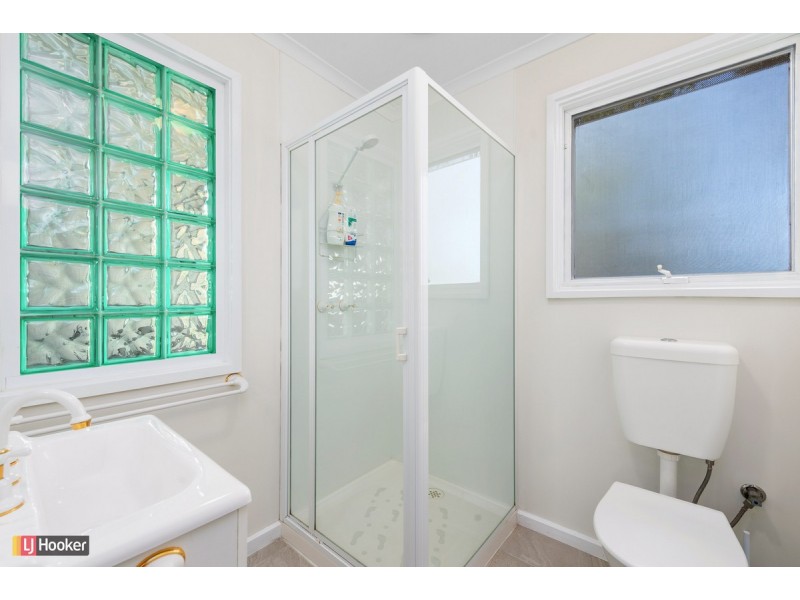 3 Uplands Avenue, Lakes Entrance VIC 3909