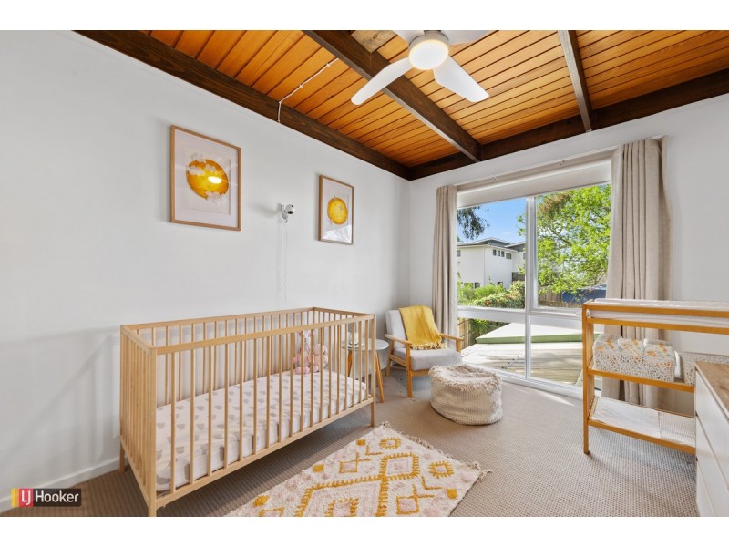 3 Uplands Avenue, Lakes Entrance VIC 3909