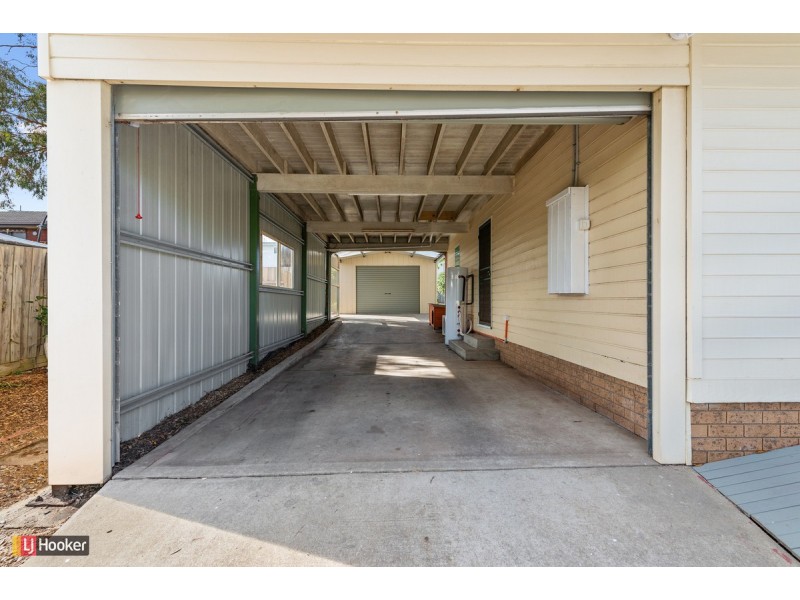 3 Uplands Avenue, Lakes Entrance VIC 3909