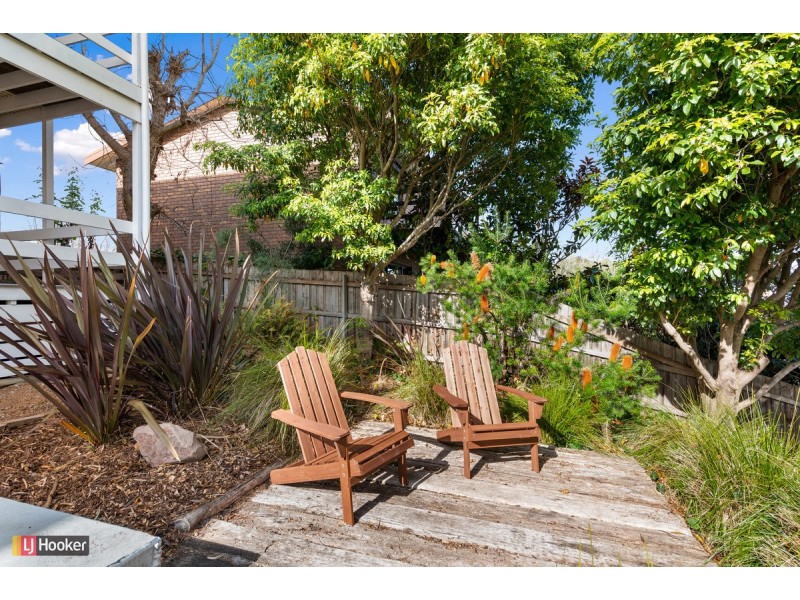 3 Uplands Avenue, Lakes Entrance VIC 3909