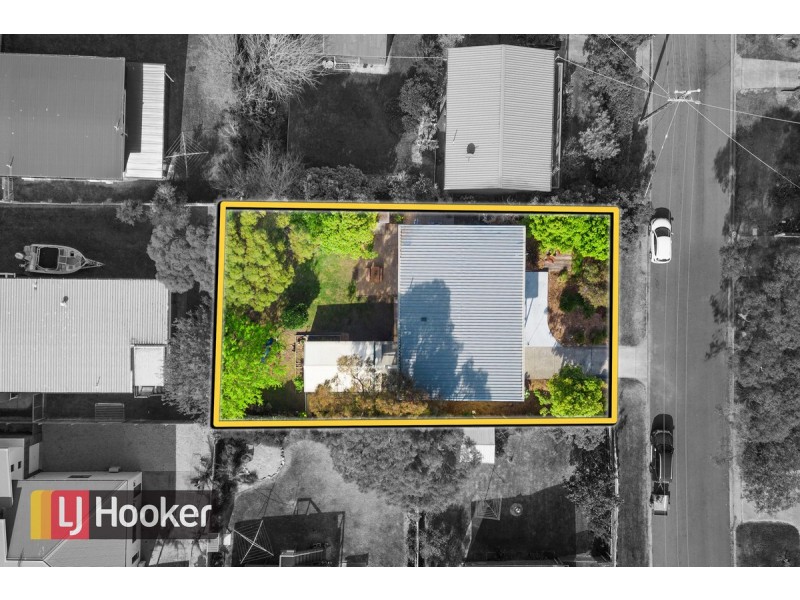 3 Uplands Avenue, Lakes Entrance VIC 3909