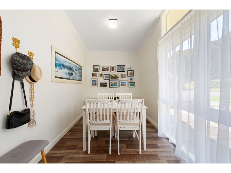 16 Robin Street, Lakes Entrance VIC 3909