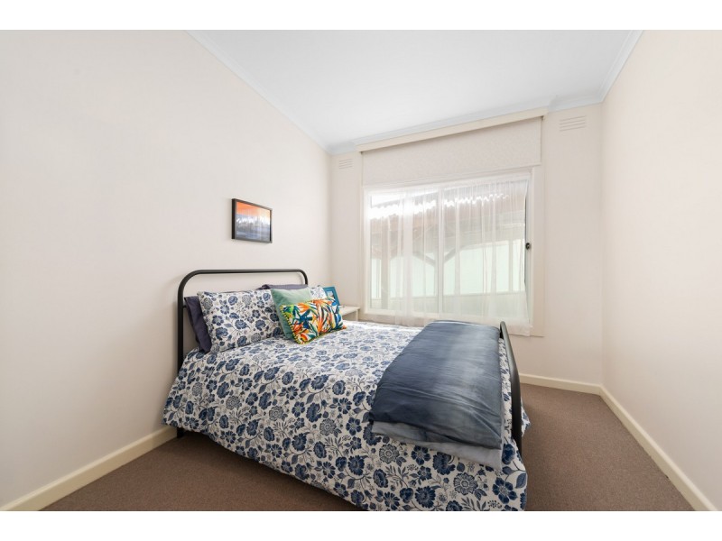 16 Robin Street, Lakes Entrance VIC 3909