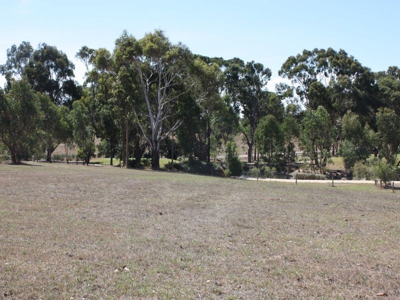 7 Kingscove Blvd, Metung VIC 3904