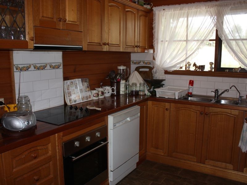 77 Park Road, Metung VIC 3904