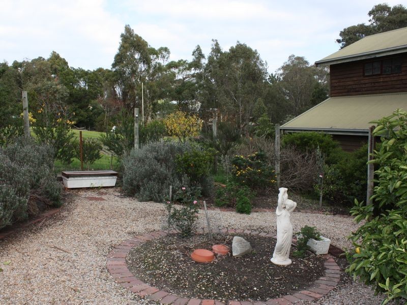 77 Park Road, Metung VIC 3904