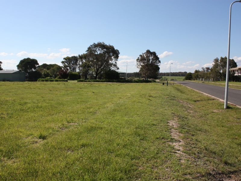 12A & 12B Peter Road, Metung VIC 3904