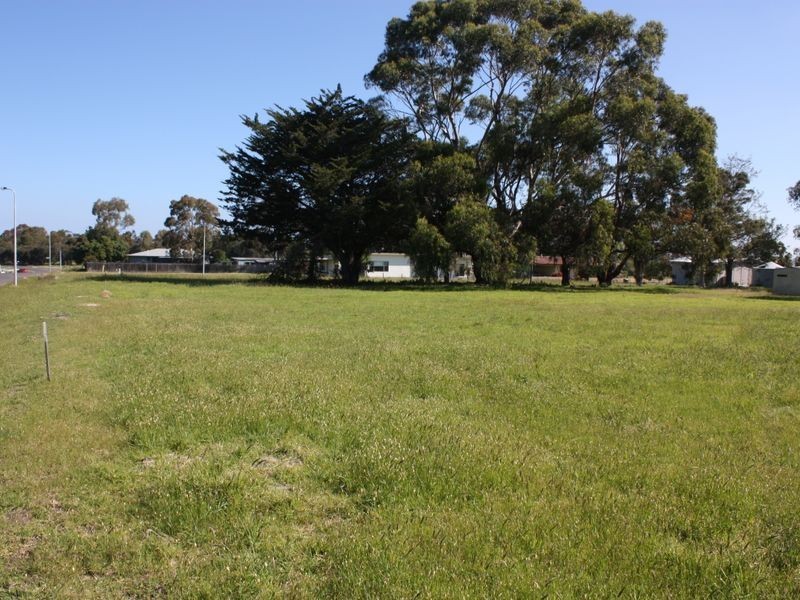 12A & 12B Peter Road, Metung VIC 3904