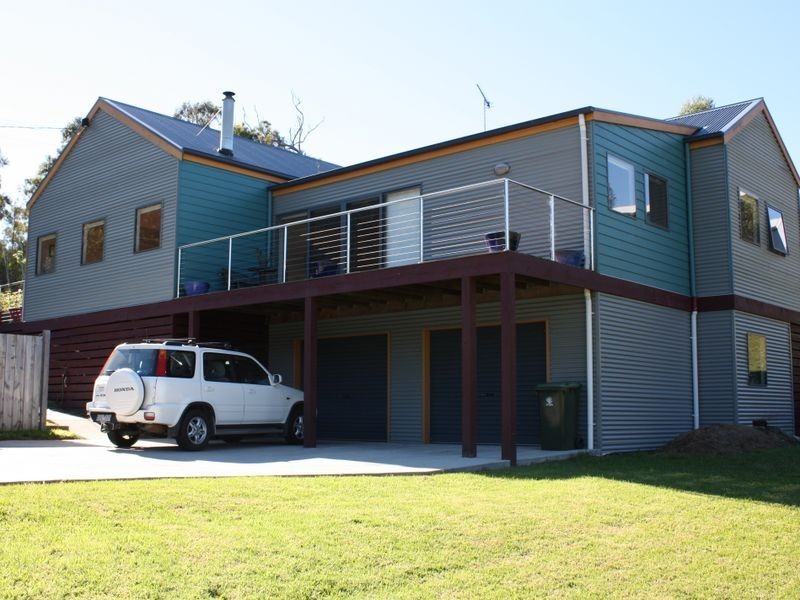 32 Wood Street, Metung VIC 3904