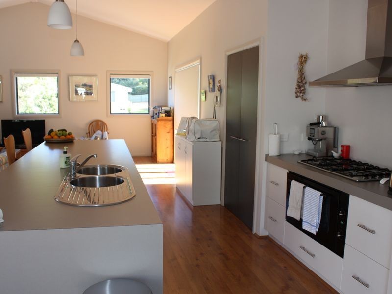 32 Wood Street, Metung VIC 3904