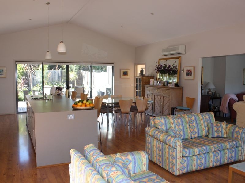 32 Wood Street, Metung VIC 3904