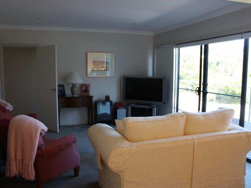 32 Wood Street, Metung VIC 3904