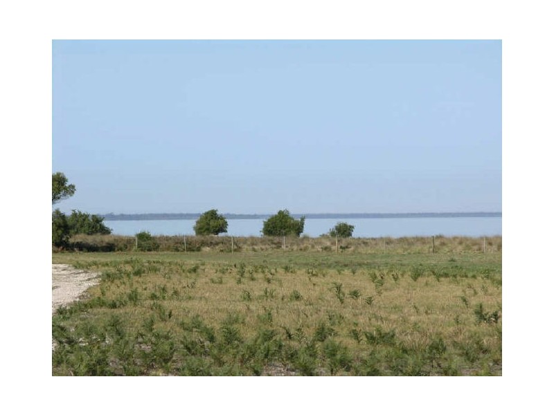 29 Tamhaven Drive, Swan Reach VIC 3903