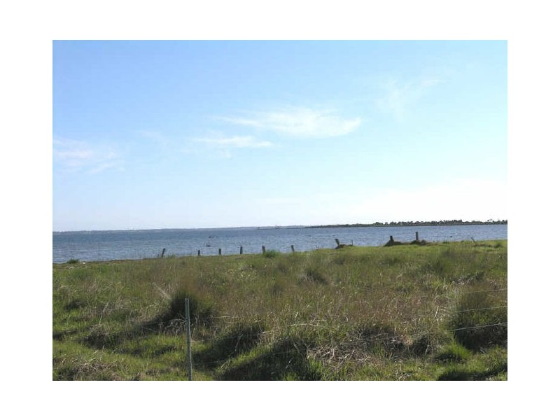 29 Tamhaven Drive, Swan Reach VIC 3903