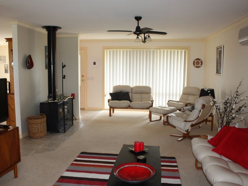 29 Tamhaven Drive, Swan Reach VIC 3903