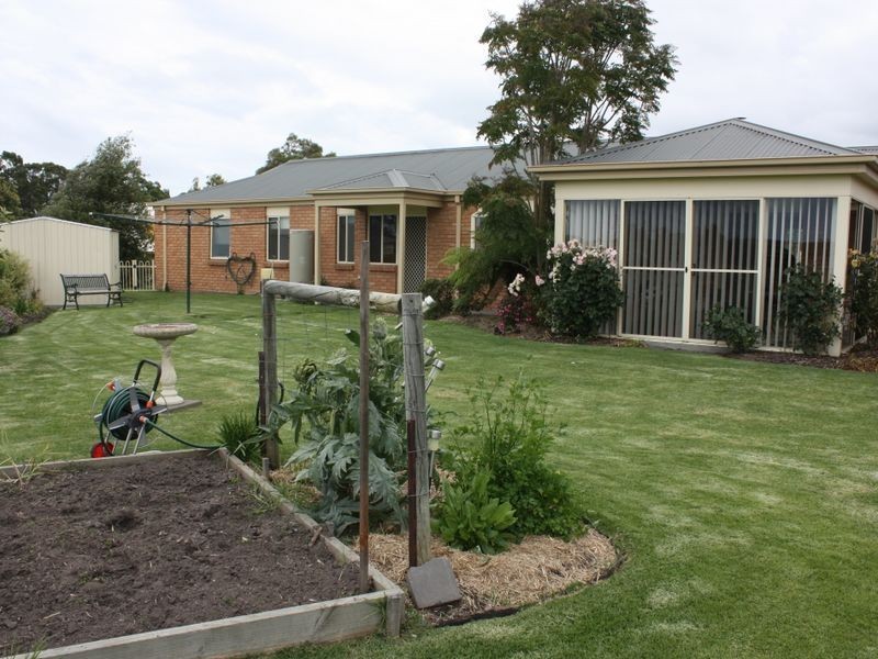 29 Tamhaven Drive, Swan Reach VIC 3903