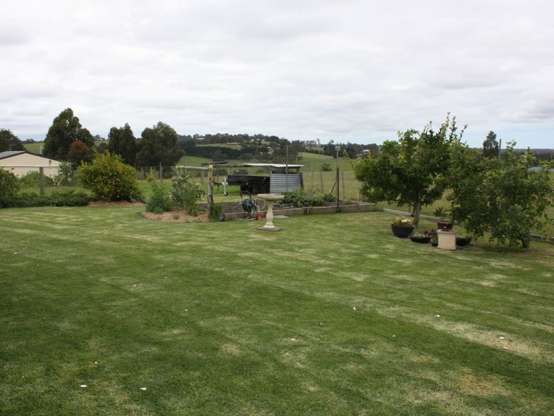 29 Tamhaven Drive, Swan Reach VIC 3903