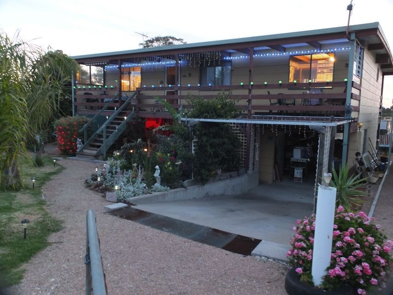 35 Tambo Blvd, Metung VIC 3904