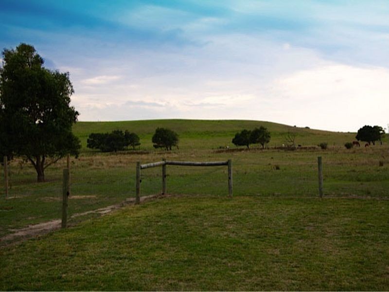 24 Tambo Blvd, Metung VIC 3904