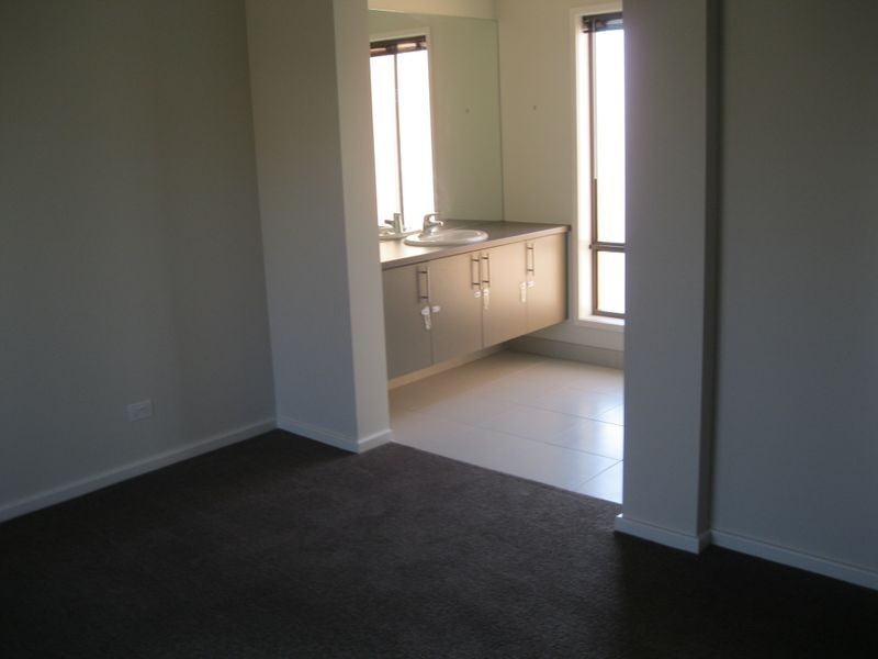 10 Georges Terrace, Swan Reach VIC 3903