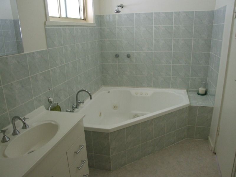 11 Plover Grove, Metung VIC 3904