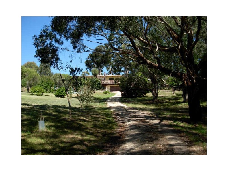 15 Lakeshore Drive, Nungurner VIC 3909