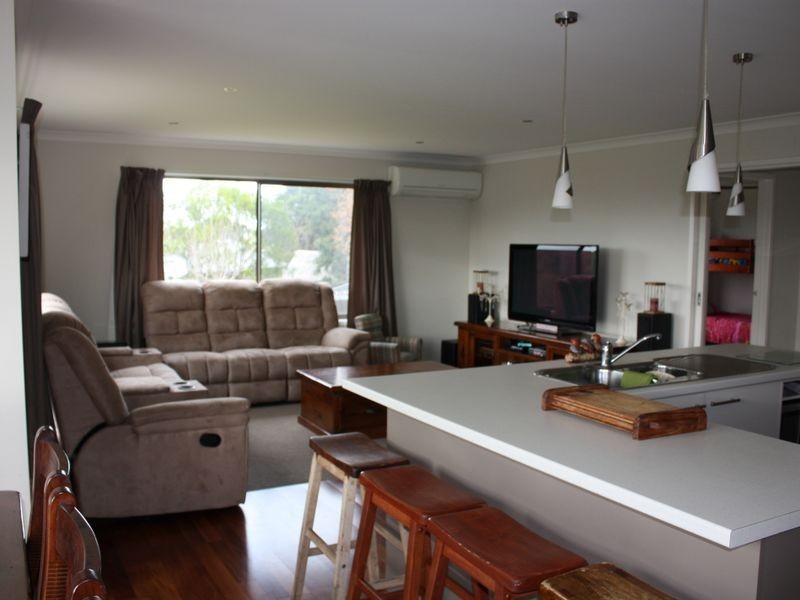 10 Georges Tce, Swan Reach VIC 3903