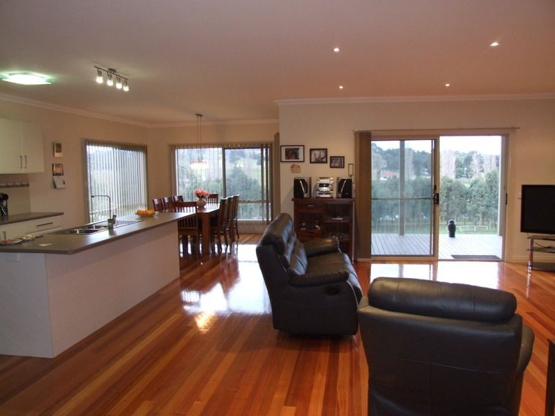 35 Georges Terrace, Swan Reach VIC 3903