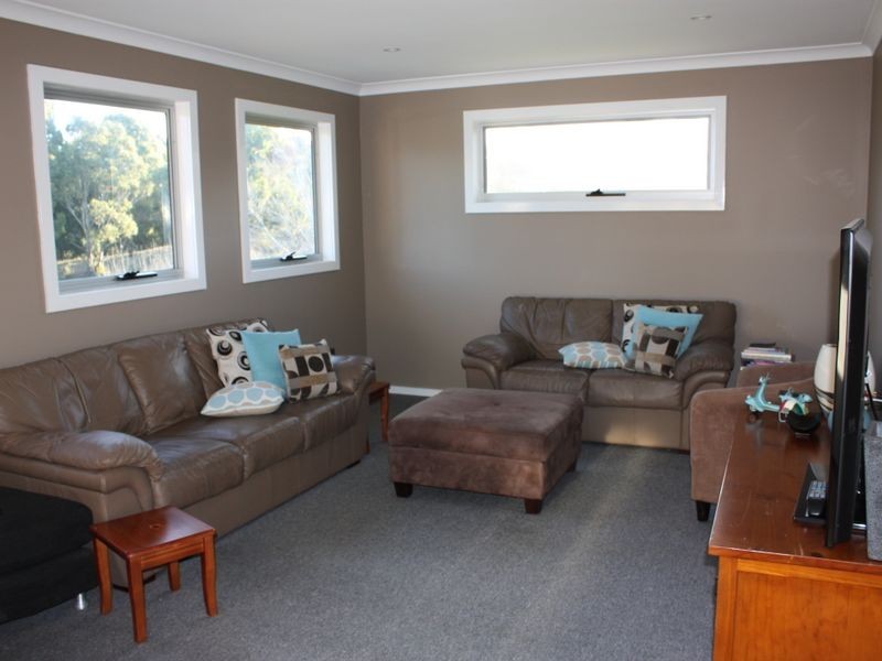 9 Travers Crt, Metung VIC 3904