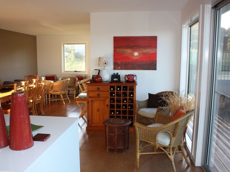 9 Travers Crt, Metung VIC 3904