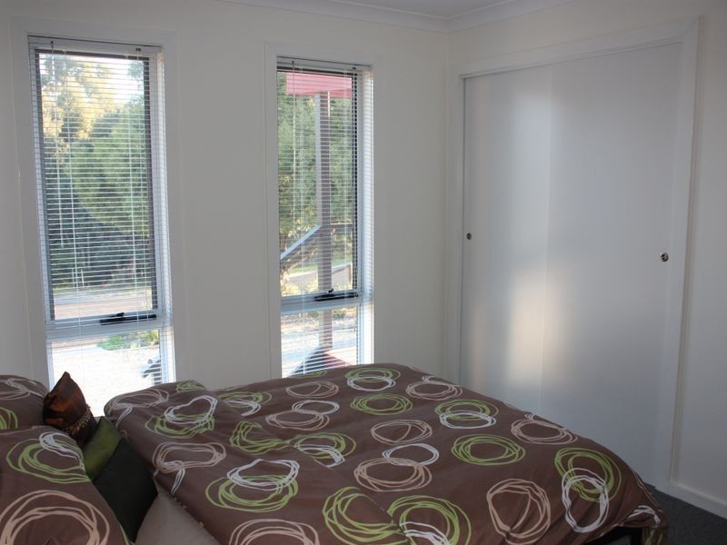 9 Travers Crt, Metung VIC 3904