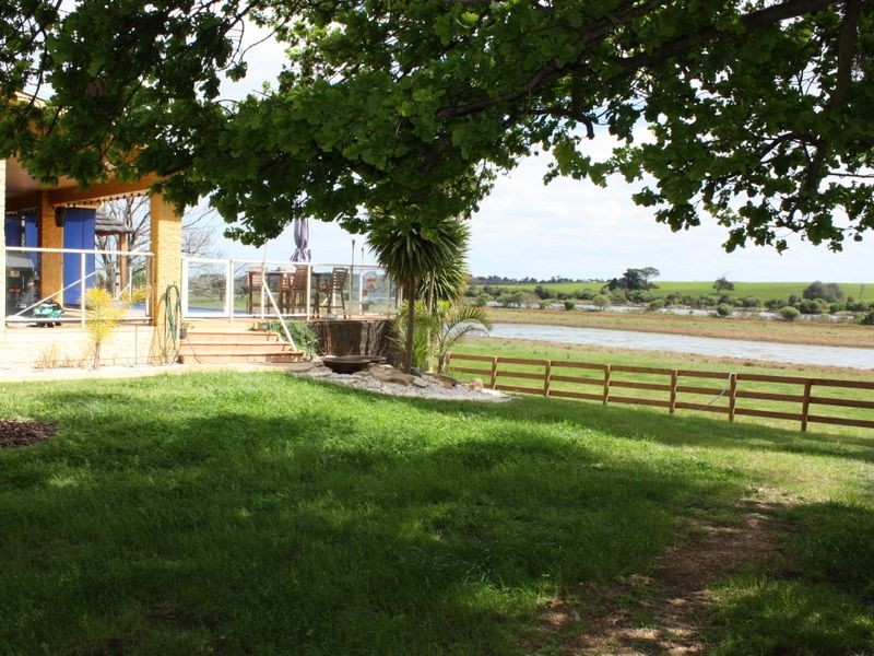 325 Punt Road, Metung VIC 3904