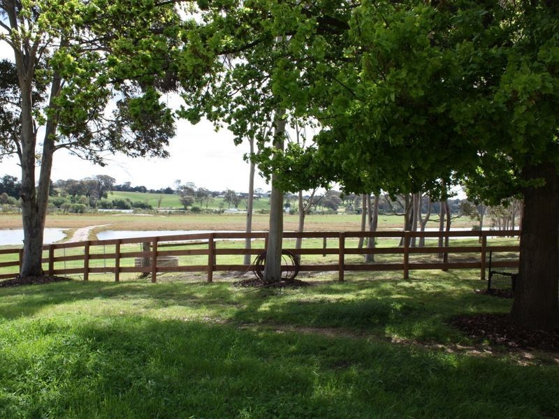 325 Punt Road, Metung VIC 3904