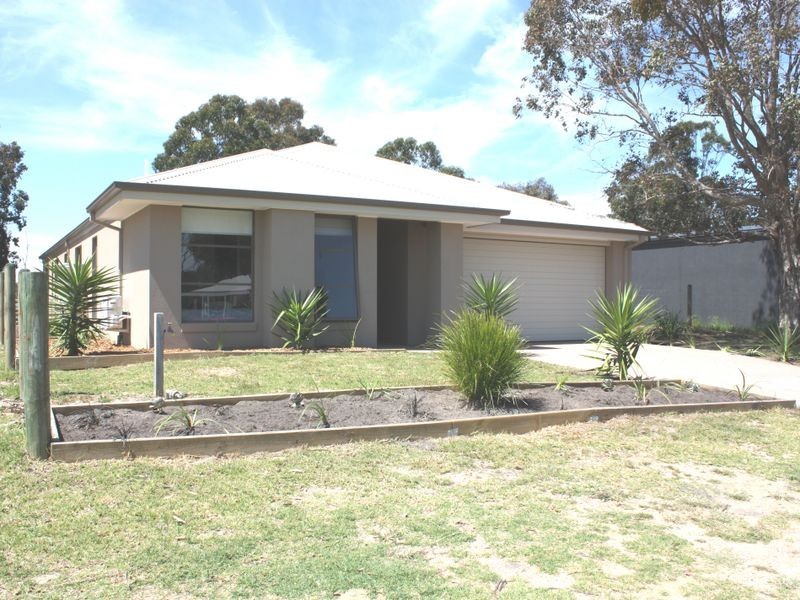 9 Plateau Ave, Metung VIC 3904