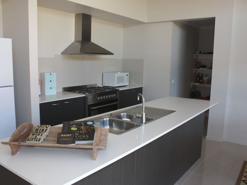 9 Plateau Ave, Metung VIC 3904