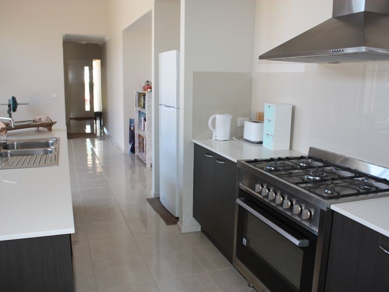 9 Plateau Ave, Metung VIC 3904