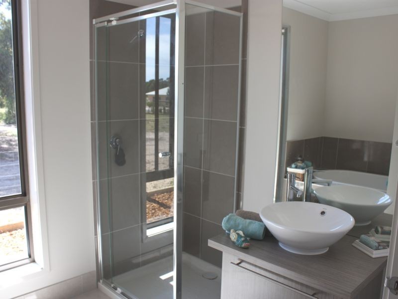 9 Plateau Ave, Metung VIC 3904