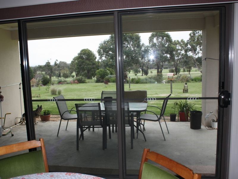 60 Kingscove  Blvd, Metung VIC 3904