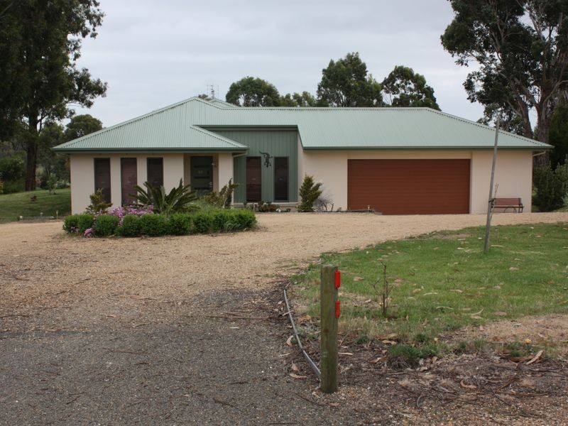 60 Kingscove  Blvd, Metung VIC 3904