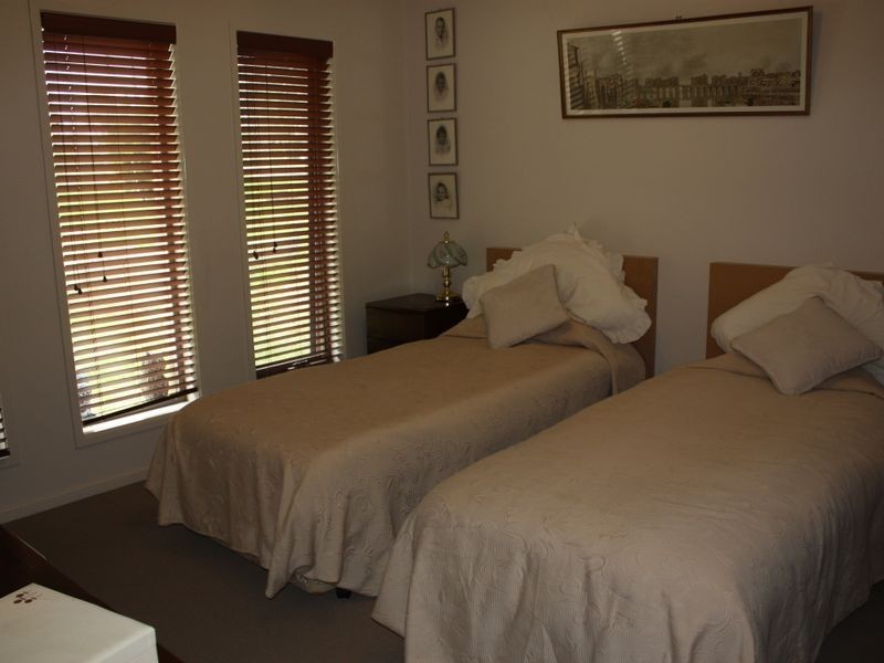 60 Kingscove  Blvd, Metung VIC 3904
