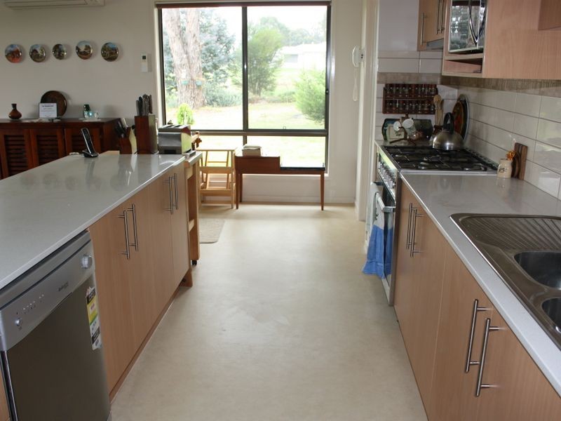60 Kingscove  Blvd, Metung VIC 3904