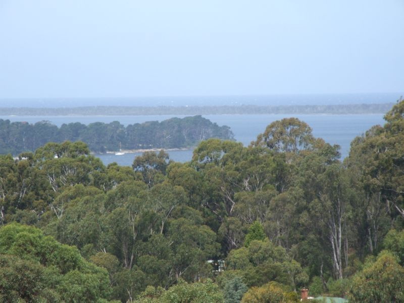 16 Moorhouse Street, Metung VIC 3904
