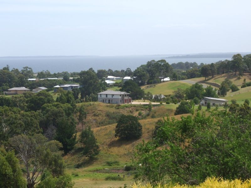 16 Moorhouse Street, Metung VIC 3904