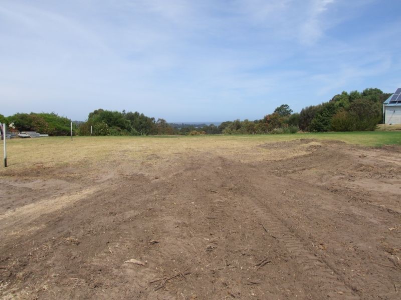 16 Moorhouse Street, Metung VIC 3904