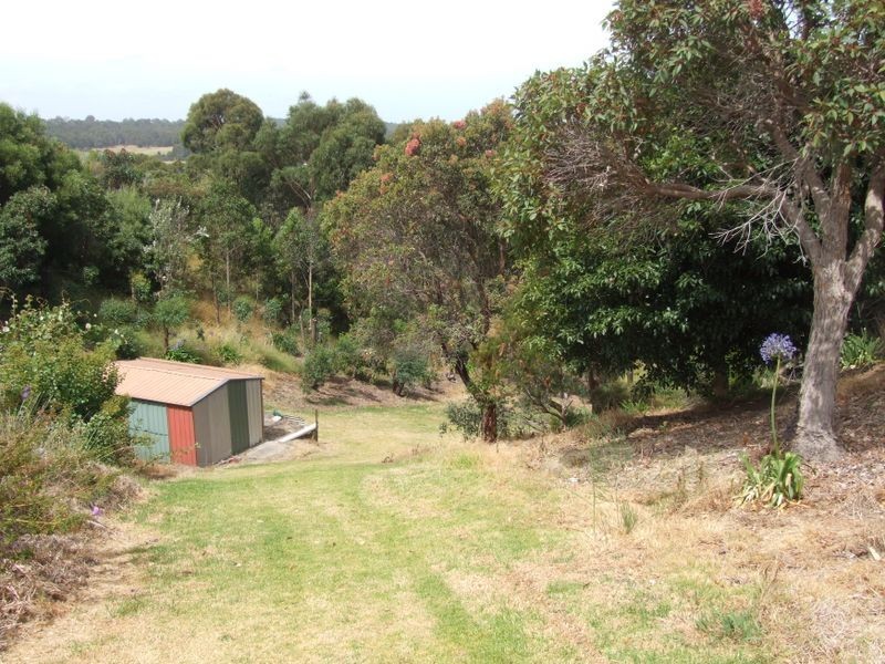 16 Moorhouse Street, Metung VIC 3904