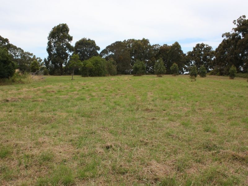 9 a & b an Grevillia Ave & Foreshore Rd, Metung VIC 3904