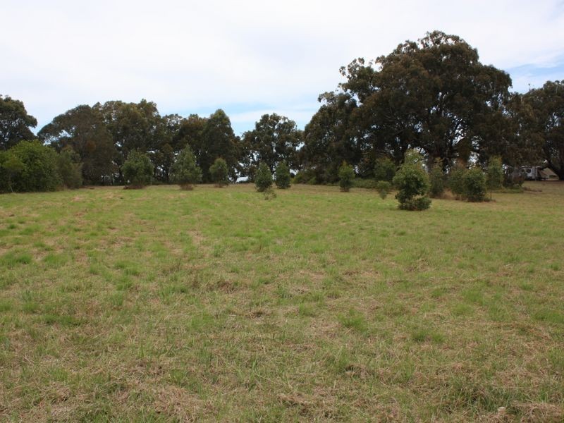 9 a & b an Grevillia Ave & Foreshore Rd, Metung VIC 3904