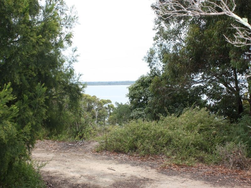 9 a & b an Grevillia Ave & Foreshore Rd, Metung VIC 3904