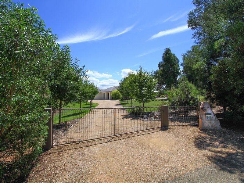 21 The Terrace, Metung VIC 3904