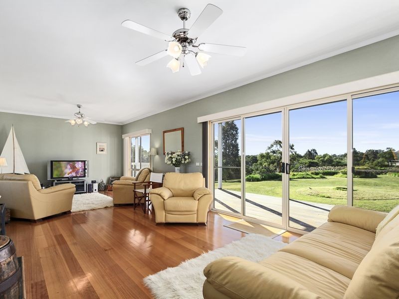 1 Heather Crt, Metung VIC 3904